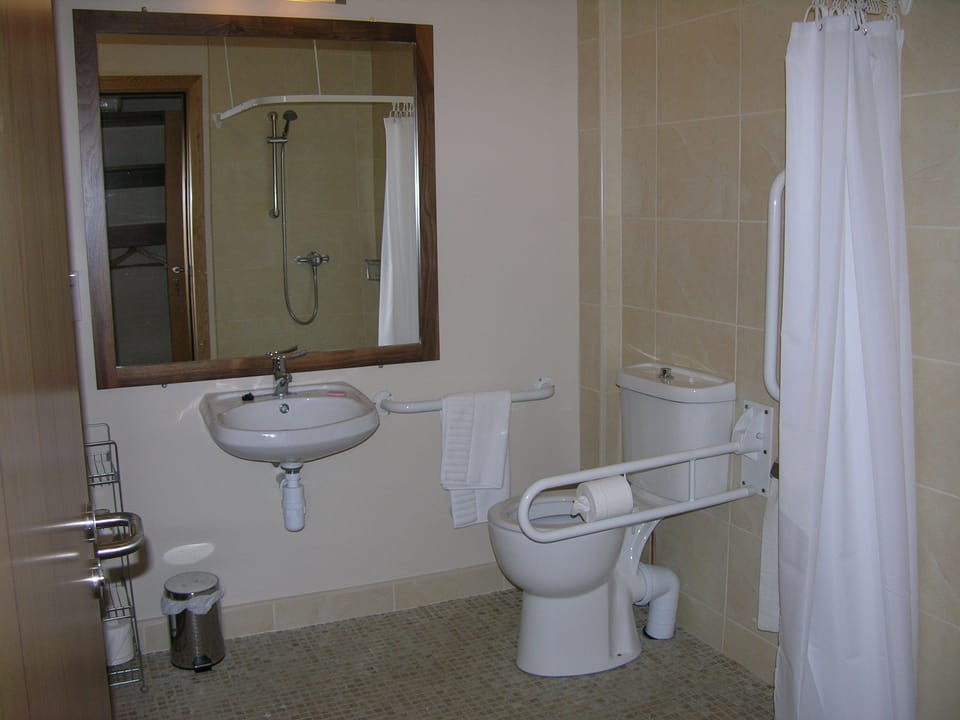 Double Room, Ensuite | Premium bedding, desk, laptop workspace, iron/ironing board