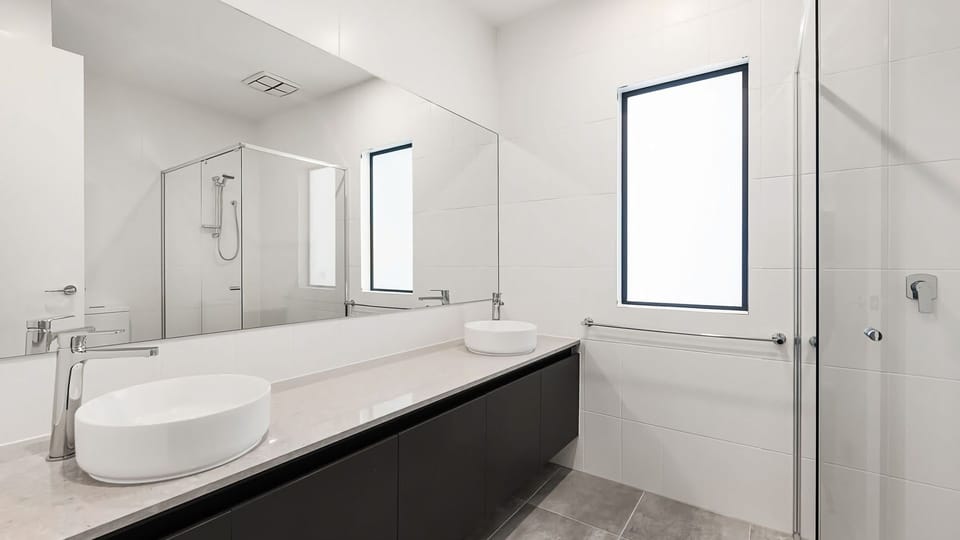 Anchorage Villa Master Ensuite