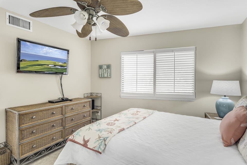 Guest bedroom