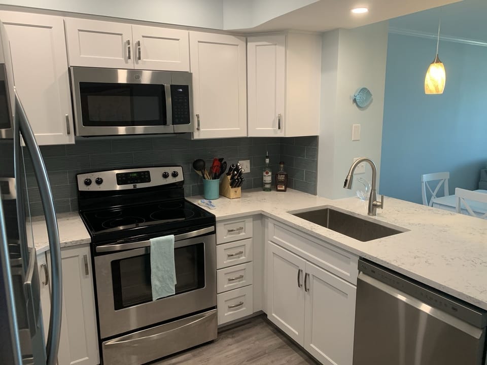 Newly renovated and fully-equipped kitchen