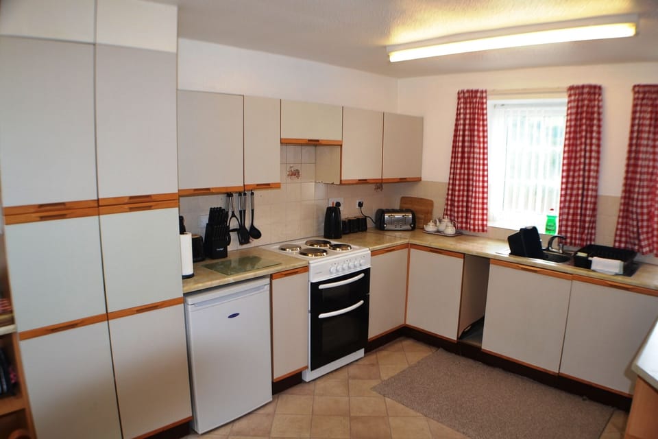 Kitchen / Dining