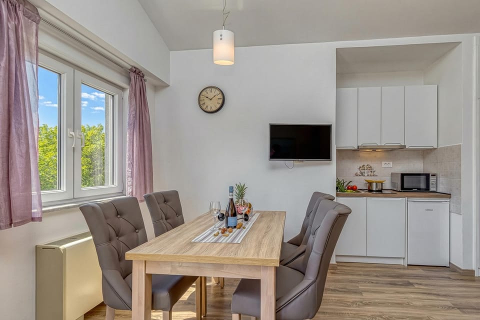 Kitchen and dining area