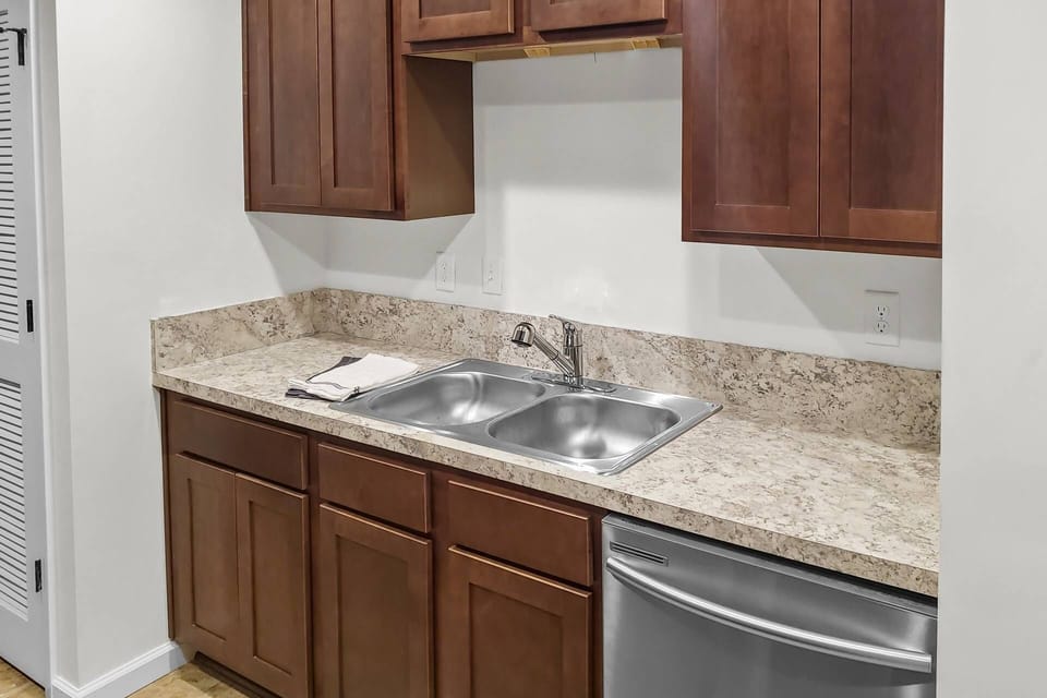 Full Kitchen - dishwasher - lots of counter space and storage!