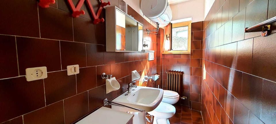 Studio | Bathroom