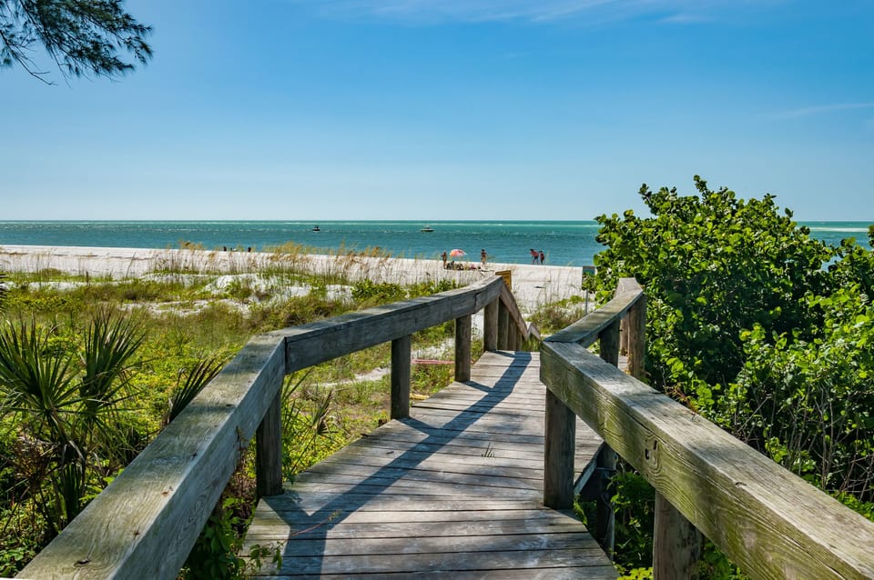 Walkover to the beach at Bean Point
