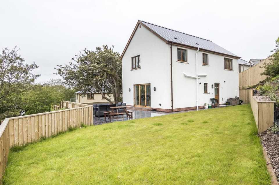 Martello View - 3 Bedroom Holiday Home - Llanreath (3945)