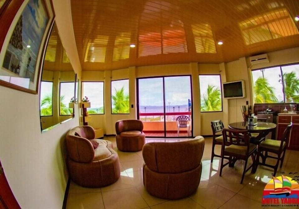 Honeymoon Room | Balcony