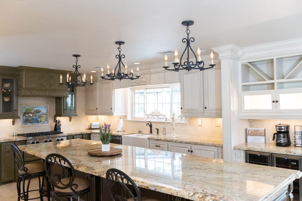 Our gorgeous eat-in, custom kitchen space is perfect for gathering. 