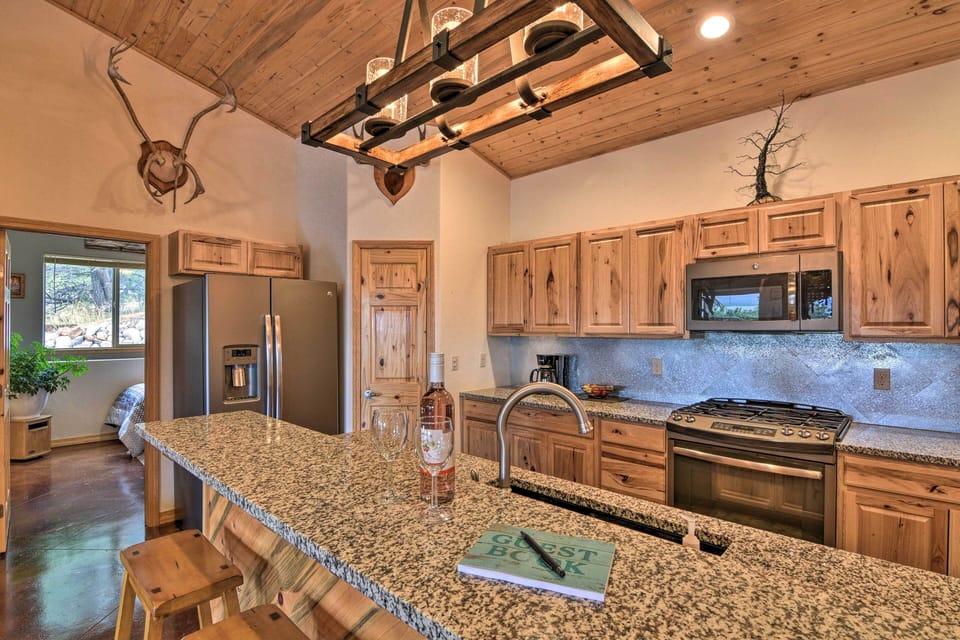 Fully Equipped Kitchen | Toaster | Cooking Basics | Crock-Pot