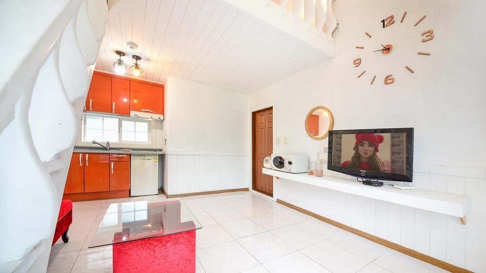 Basic Room, 1 Bedroom (crystal) | 1 bedroom, WiFi (free)