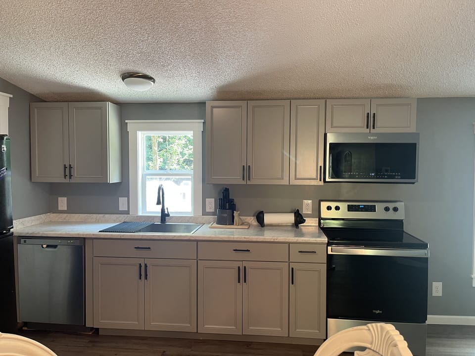 Full Kitchen 