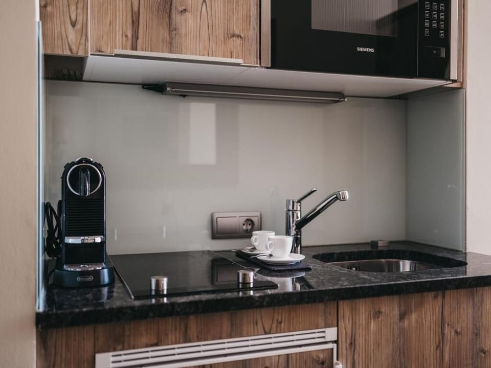 Studio Superior I | Private kitchen | Fridge, espresso maker