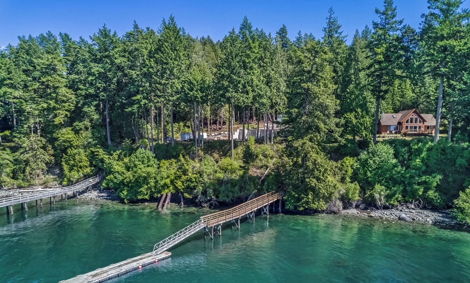 Anchored, deep water dock. One boat per reservation not to exceed 35ft. No shore power. 
Sleeping on the boat is not permitted. 
No beach access or swimming due to strong tides.
Seasonal Use mid-May - mid-September