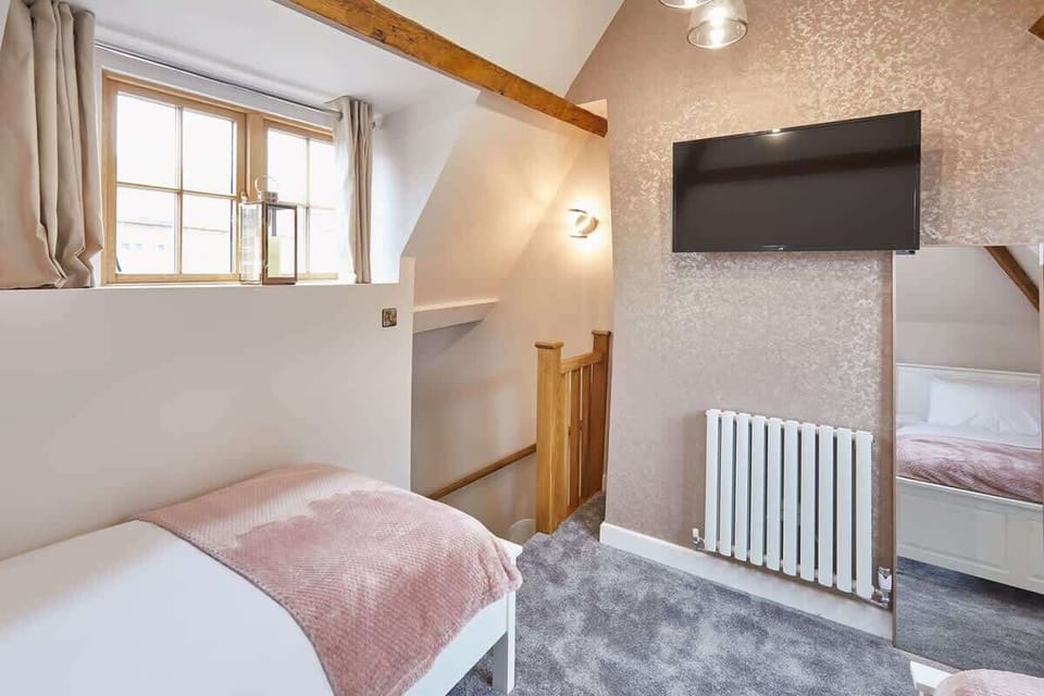 11 Bakehouse Yard, Whitby - Host & Stay