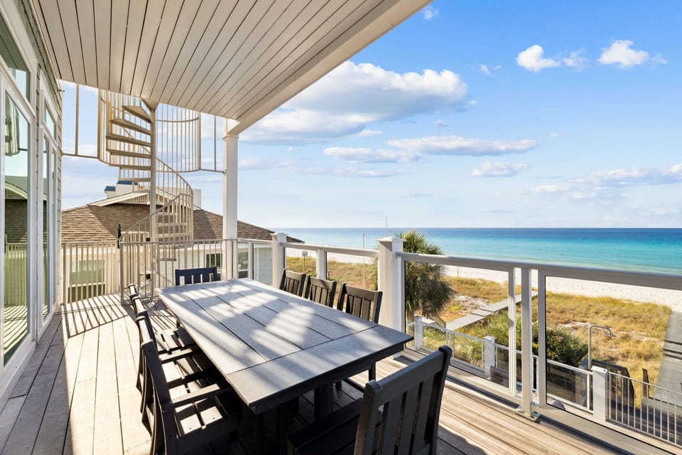 Enjoy Al Fresco Dining for 8 on the Balcony!