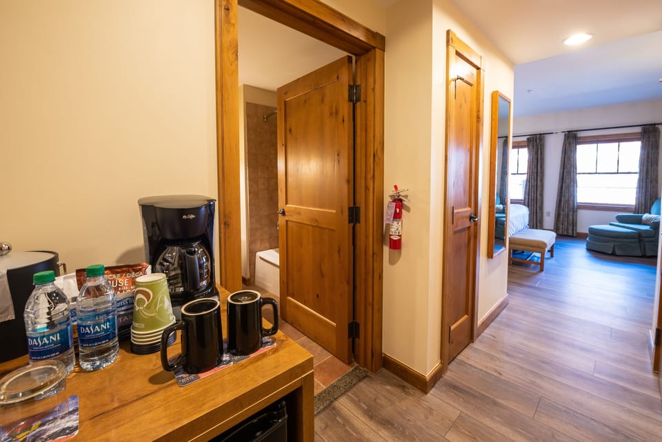 Condo, 2 Bedrooms | Interior