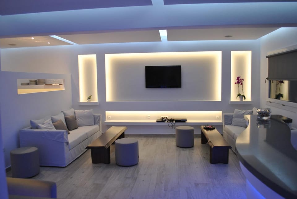 32-inch TV with satellite channels