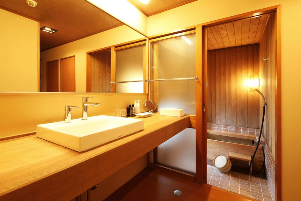 Japanese-Style Room (10 tatami mats) | Bathroom | Separate tub and shower, deep soaking tub, free toiletries, hair dryer