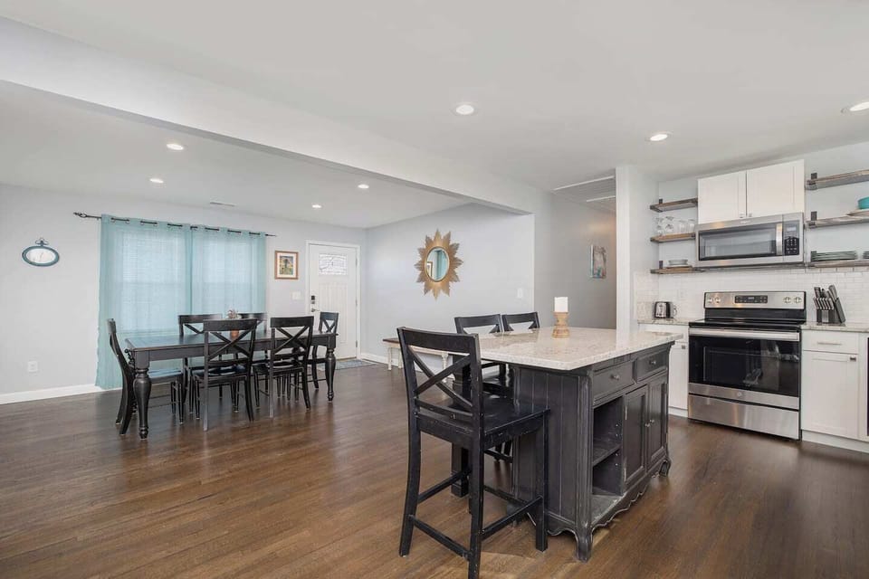 Quick snack at the kitchen island or a proper sit down at the dining table?