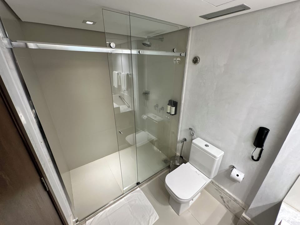 Superior Triplo | Bathroom | Shower, rainfall showerhead, designer toiletries, hair dryer