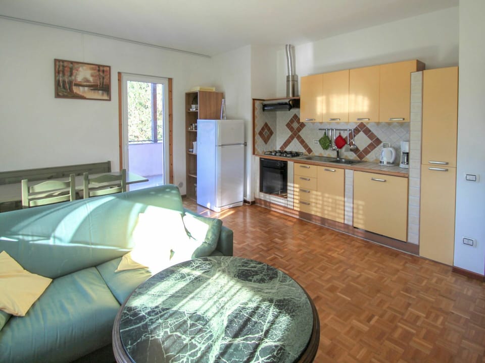 Cabinetry, Building, Picture Frame, Drawer, Countertop, Interior Design, Wood, Architecture, Couch