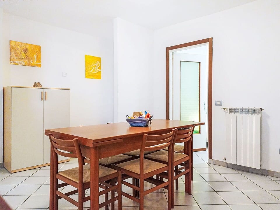 Furniture, Flooring, Wood, Floor, Interior Design, Table, Dining Room, Kitchen & Dining Room Table, Room, Apartment