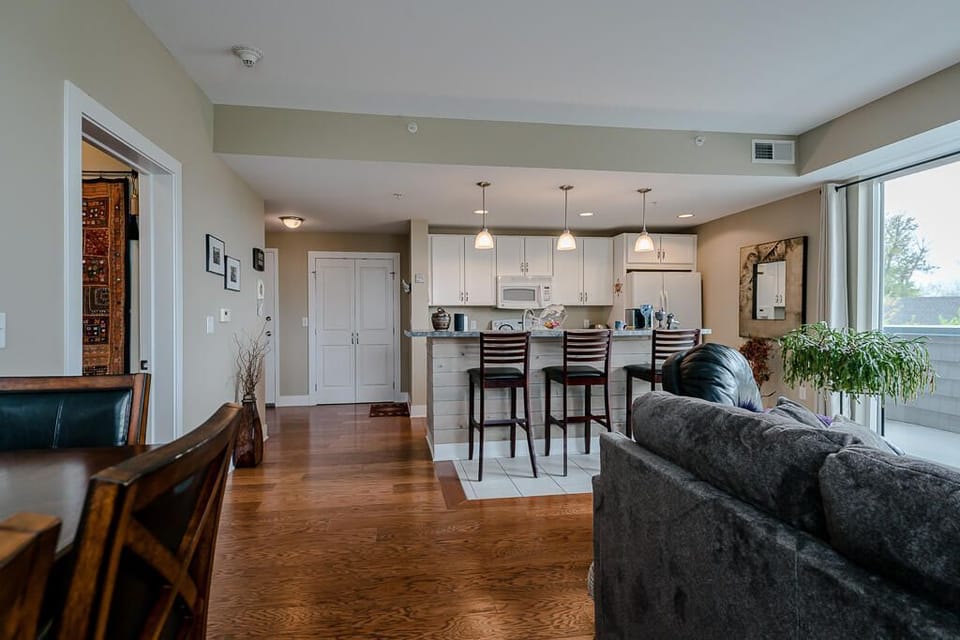 Open floor concept.  Great for entertaining or just relaxing.