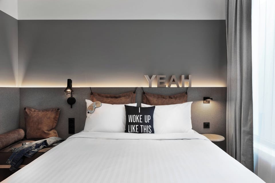 Room, 1 Queen Bed (Cozy) | Hypo-allergenic bedding, desk, laptop workspace, blackout drapes