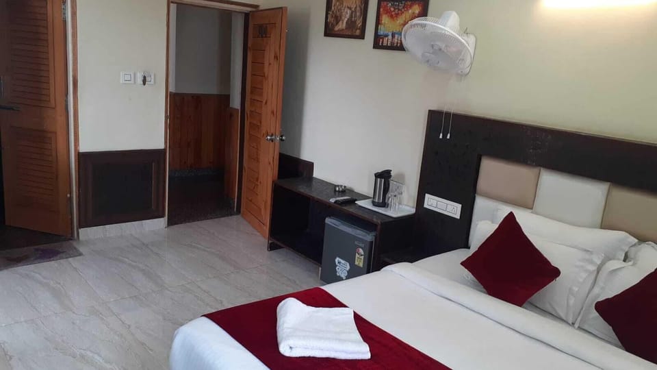 Deluxe Double Room | Free WiFi, bed sheets