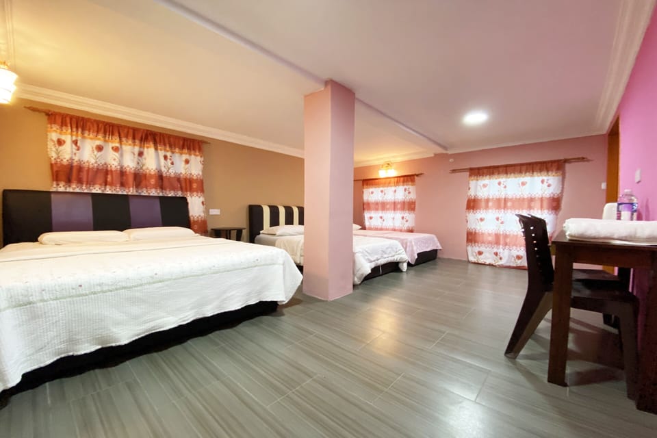 Family Room, Private Bathroom | Desk, free WiFi, bed sheets