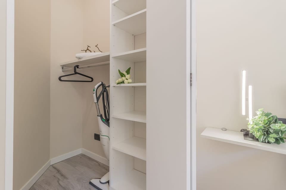 Luxury Apartment | 1 bedroom, iron/ironing board, free WiFi, bed sheets