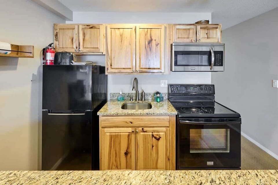 Save money on dining out by making your own food here