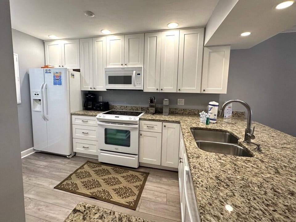 Updated well-stocked kitchen