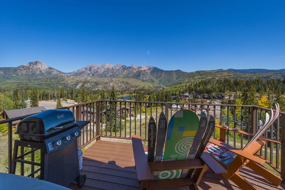 Awesome views of Spud Mountain and the Needles Range from the deck off the main living space