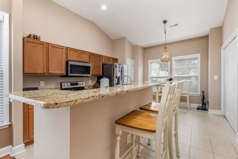 Bar/Kitchen Area
