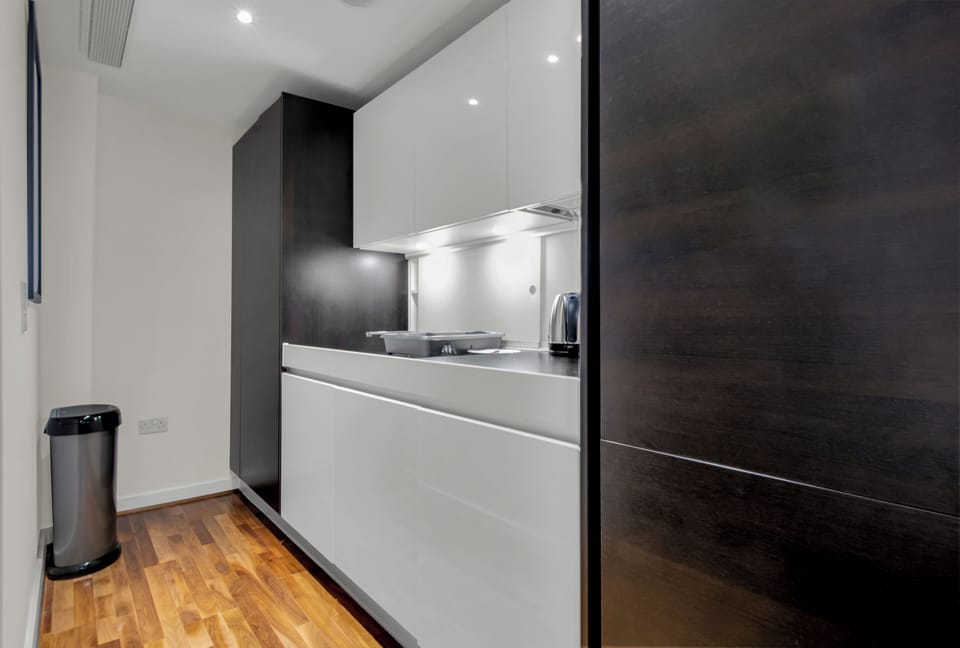 Standard Apartment, 1 Bedroom, Non Smoking, Kitchenette | Private kitchen | Fridge, stovetop, electric kettle, cookware/dishes/utensils