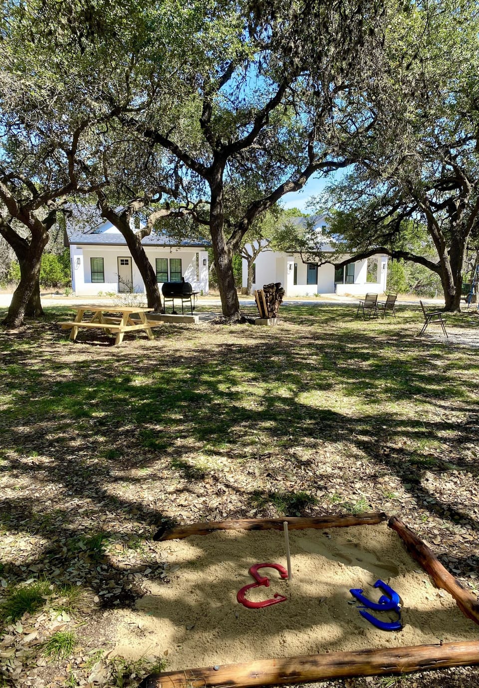 Private Country Setting with yard games, fire pit & BBQ pits