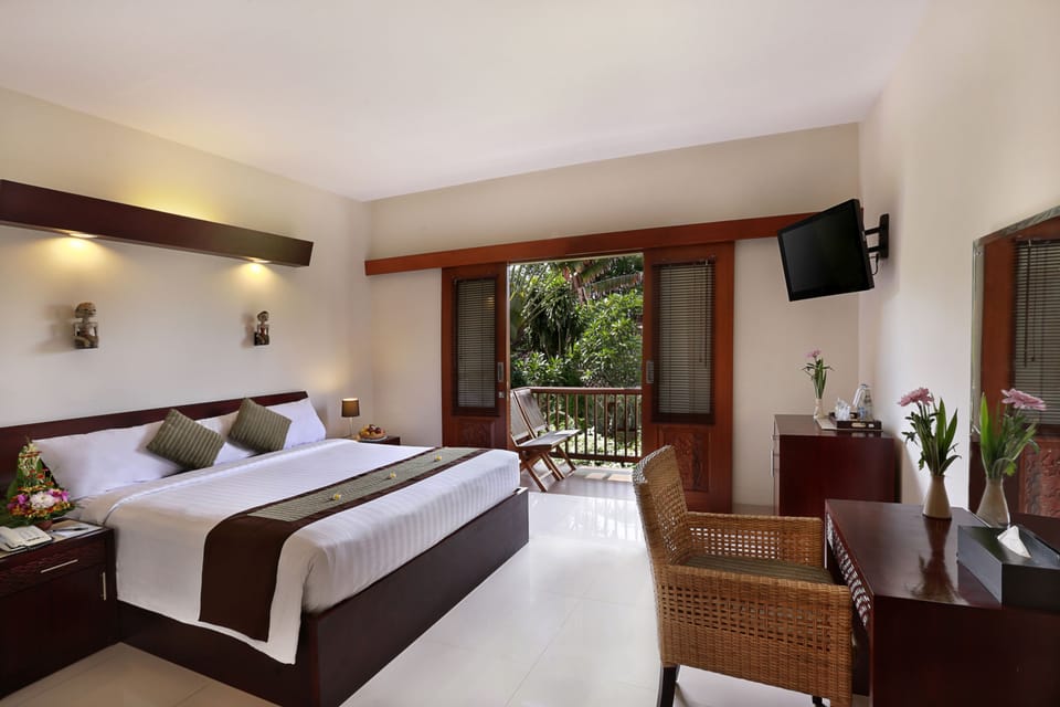 Superior Room, Balcony (Upstairs) | Minibar, in-room safe, desk, laptop workspace