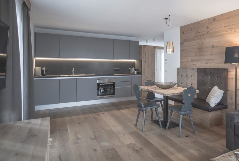 Apartment, 2 Bathrooms (A, my living) | Living area | Flat-screen TV
