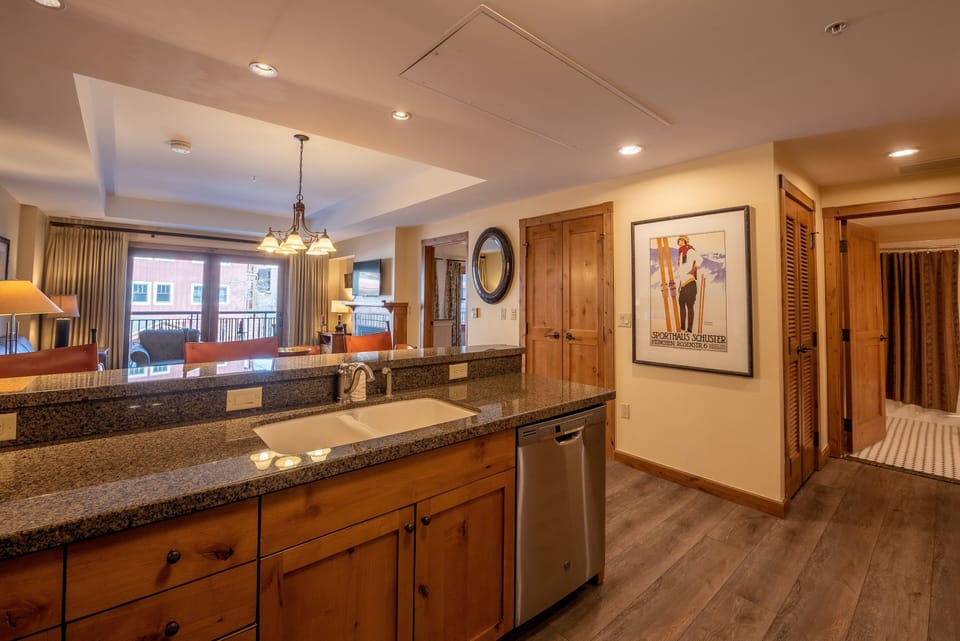 Flooring, Hardwood, Floor, Indoors, Room