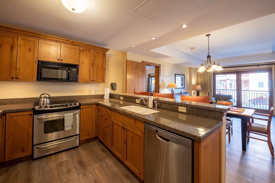 Room, Indoors, Flooring, Kitchen, Oven