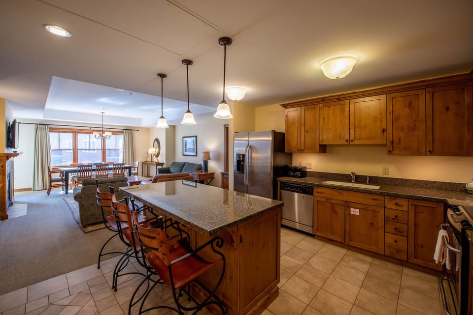 Flooring, Hardwood, Indoors, Room, Floor