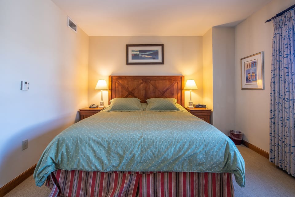 Furniture, Bedroom, Room, Indoors, Bed