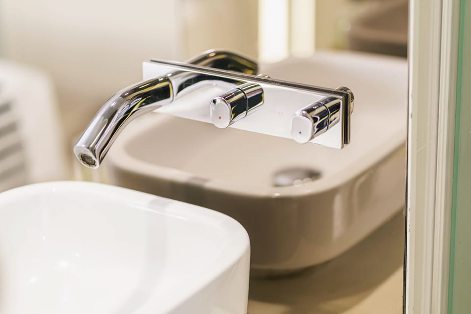 Mood XL | Bathroom | Shower, free toiletries, hair dryer, towels
