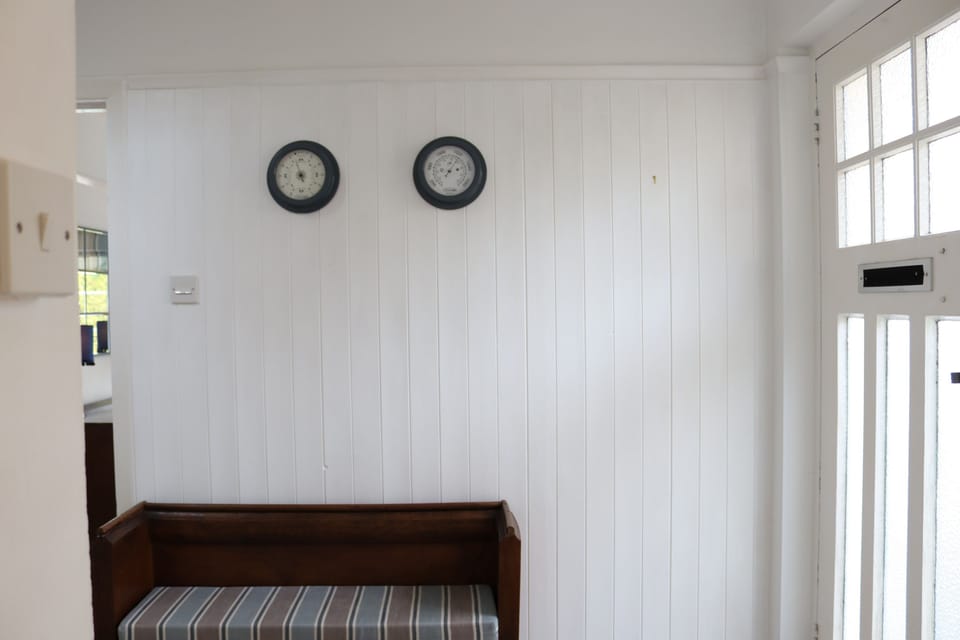 Apple Blossom, Bridport: Entrance hall