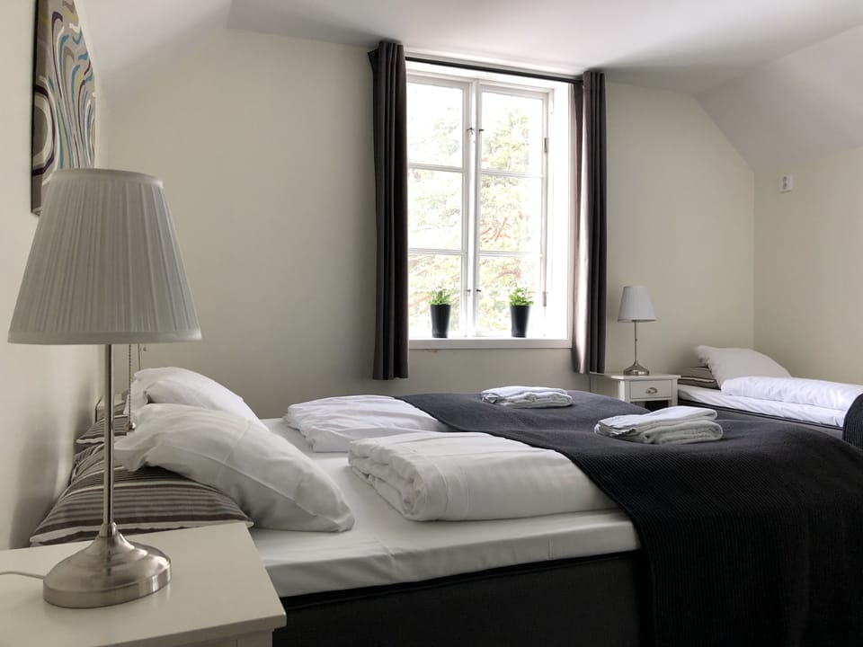 Triple Room | Premium bedding, soundproofing, WiFi (free), bed sheets