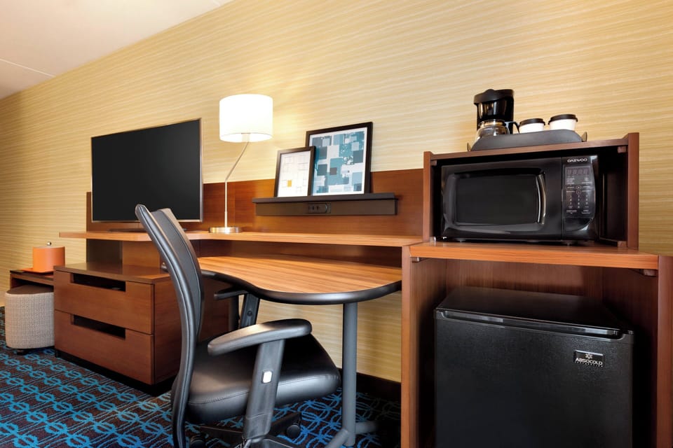 Premium bedding, in-room safe, desk, iron/ironing board
