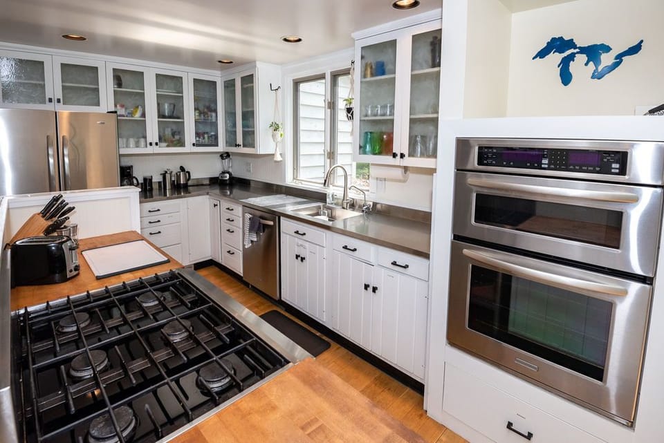 14 Main Home Kitchen 3 of 3