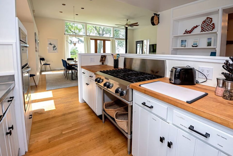 15 Main Home Kitchen 1 of 3