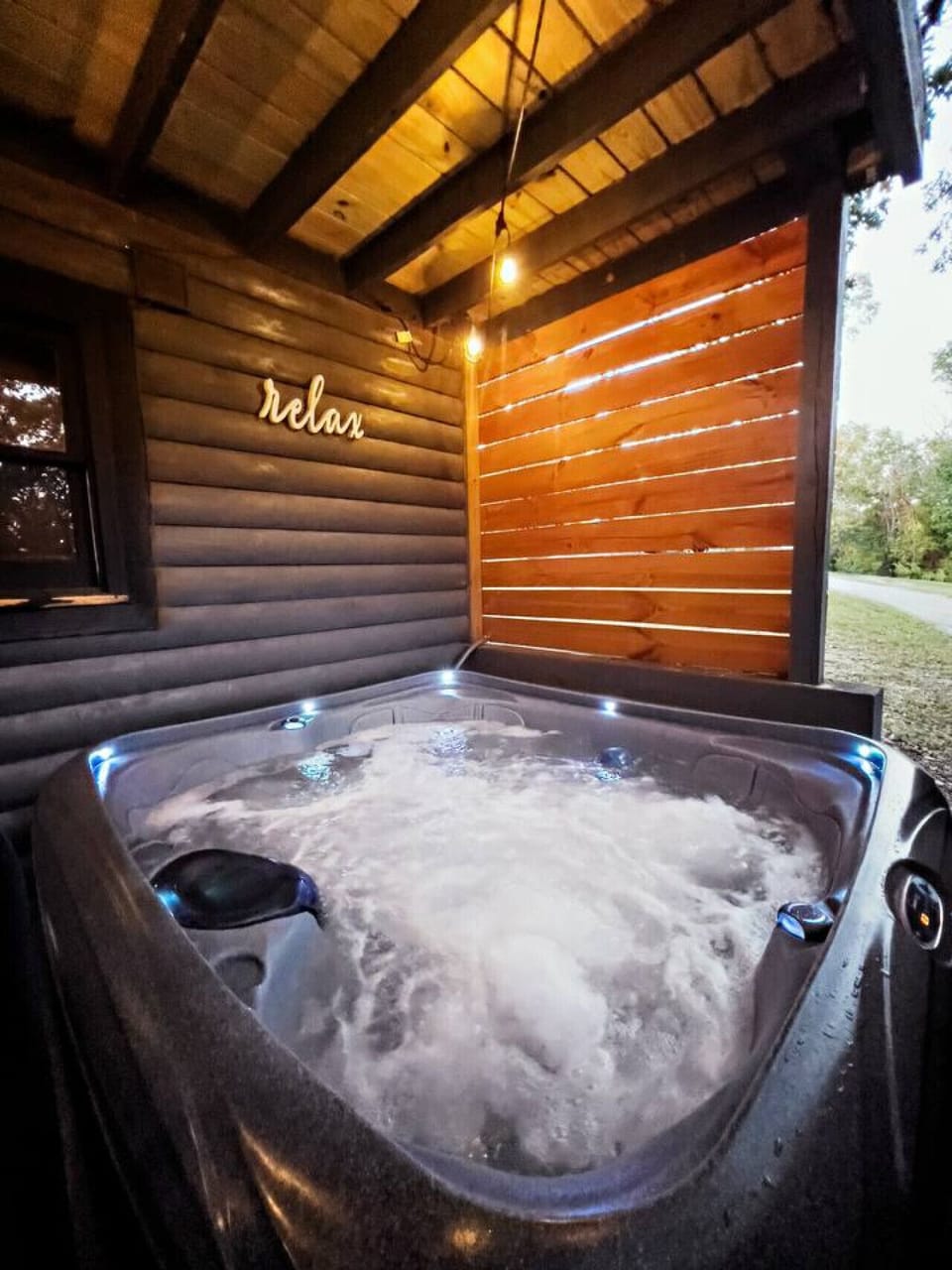 Outdoor spa tub